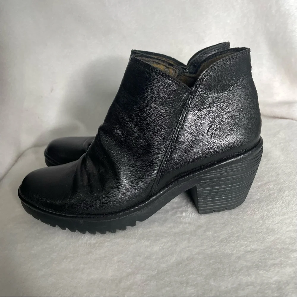 Fly London Black Leather Slouchy Wezo Ankle Bootie Size‎ 8